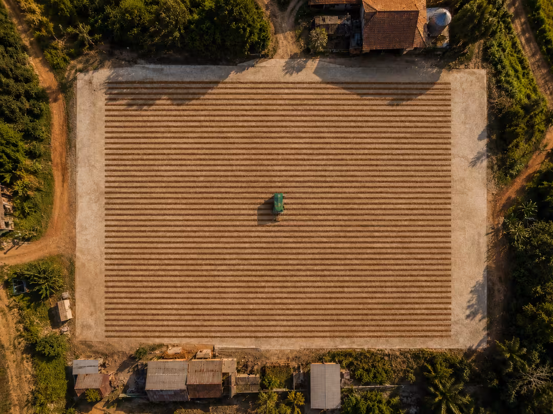 Vista aérea do robô biw4agro no terreiro